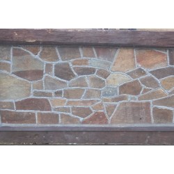 Gnejs brązowy - mozaikowy i standardowy na panelu ogrodzeniowym